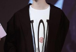 王一博家世爆料视频播放,豪门背景曝光，背后的故事令人震惊