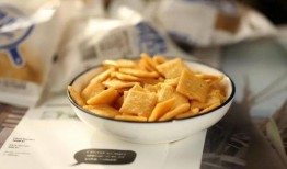 爆料锅巴好吃吗视频,口感测评，究竟好吃吗？