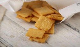 爆料锅巴好吃吗视频,口感测评，究竟好吃吗？